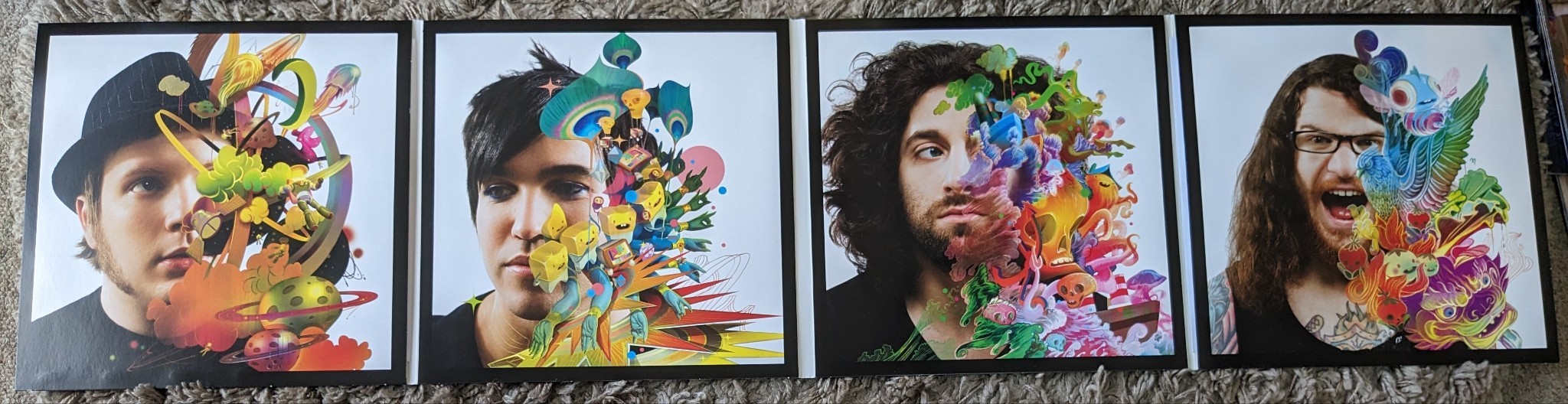 Folie À Deux fold-out